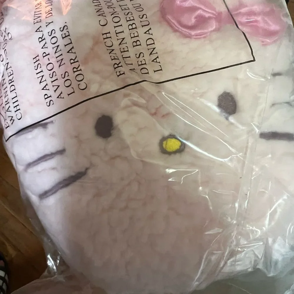 1 LEFT! Sanrio Hello Kitty Sherpa Slipper Socks Pink